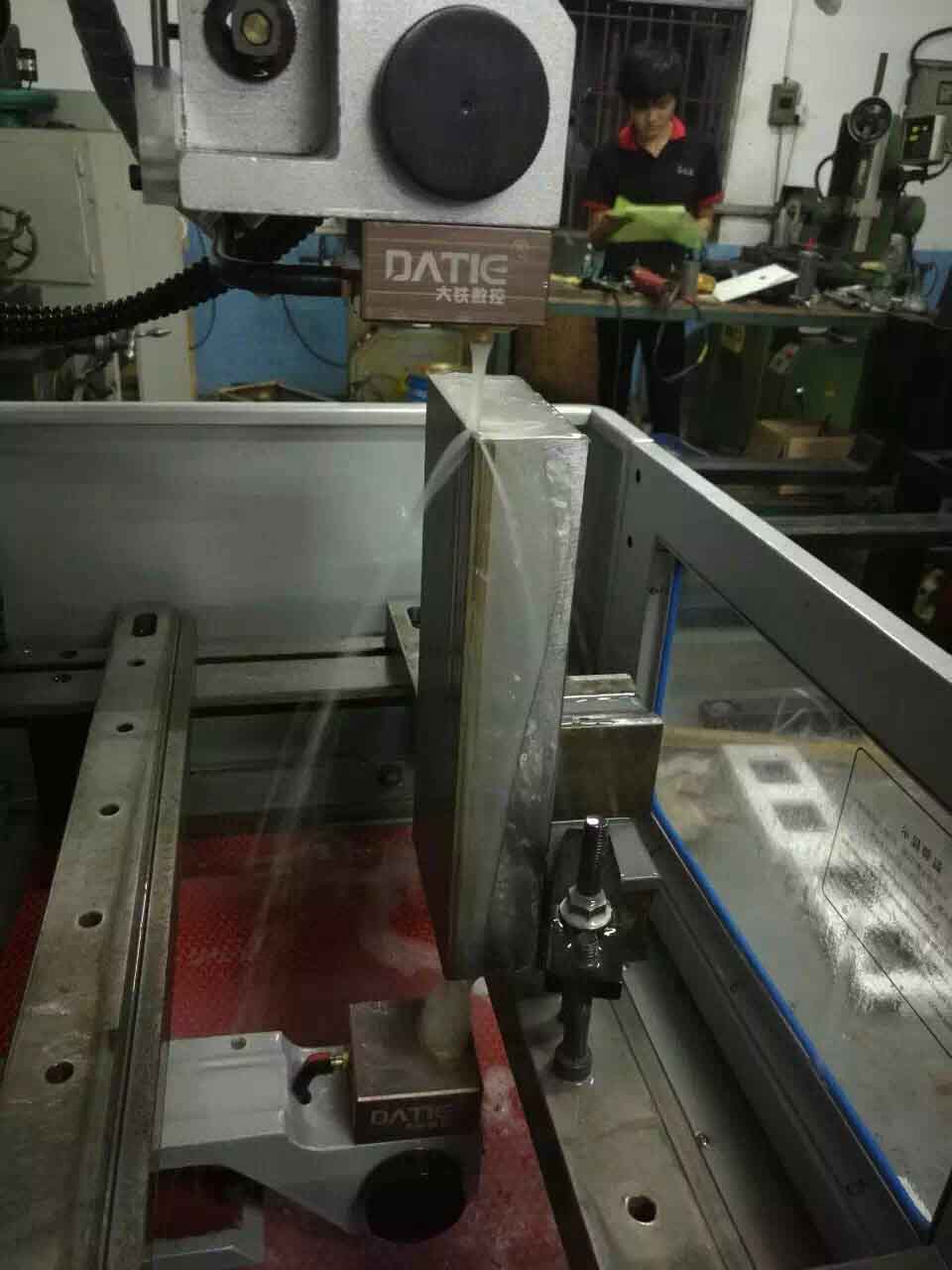 線切割機(jī)床加工流程步驟