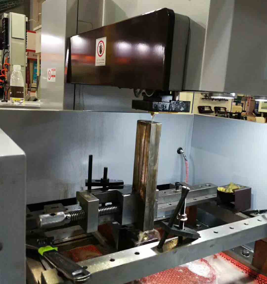 廣東大鐵東莞模具制造機械展現(xiàn)場300高修刀